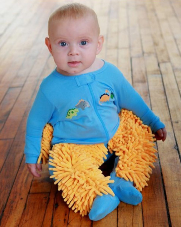 baby-mop-cleans-floors