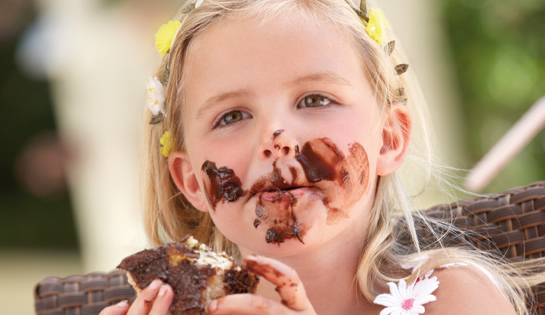 photographing kids chocolate