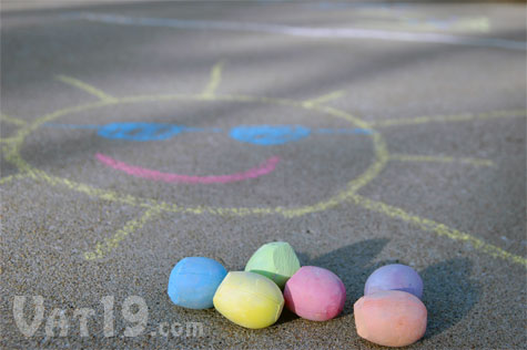 egg-shaped-sidwalk-chalk-sun
