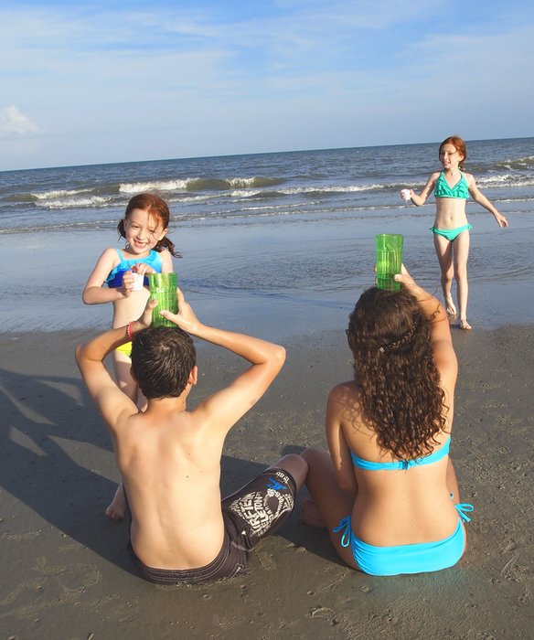 18 Beach Games For Your Family Vacation Fun With Kids