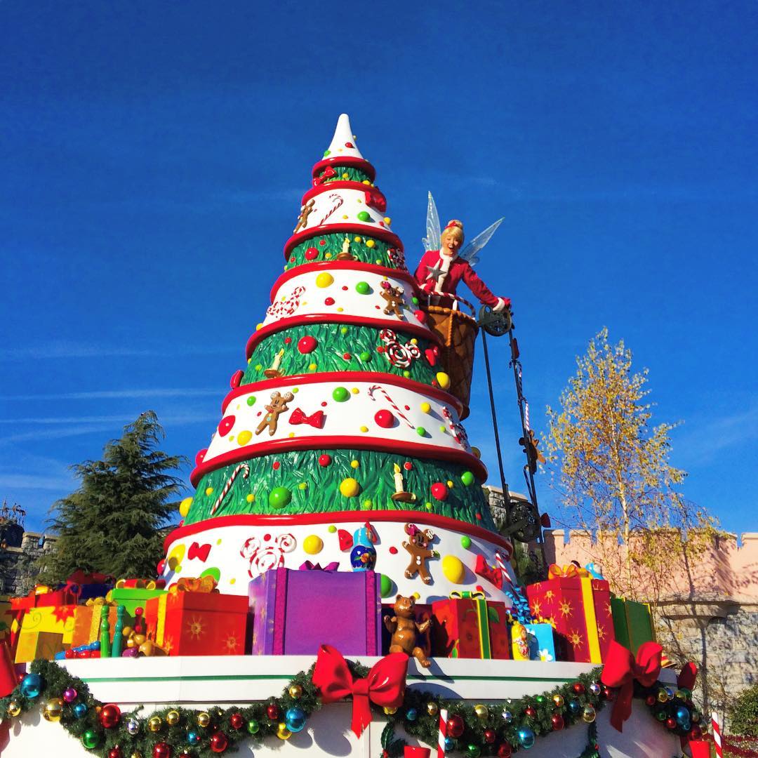 10 WorthVisiting Theme Parks During Christmas Time Fun With Kids