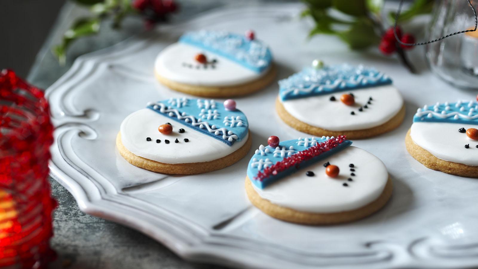 snow_man_biscuits_33998_16x9